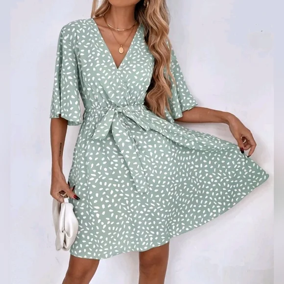 * New Boho Short Flutter Sleeve Wrap Front Dress Belted Green White - Picture 3 of 7